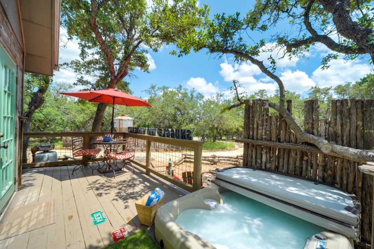 Snuggle Inn Wimberley Cabin With Fire Pit And Deck Bagian luar foto