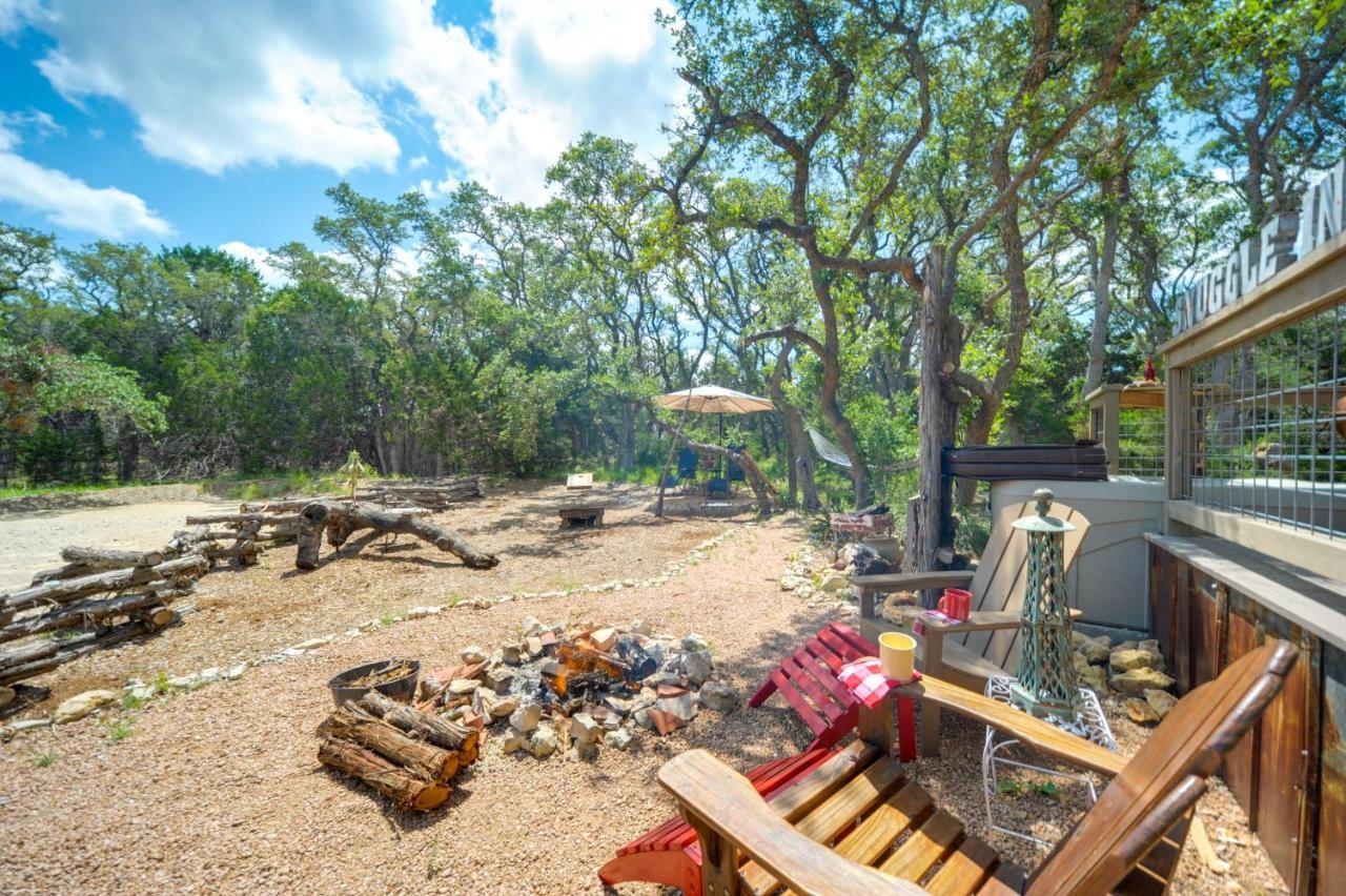 Snuggle Inn Wimberley Cabin With Fire Pit And Deck Bagian luar foto