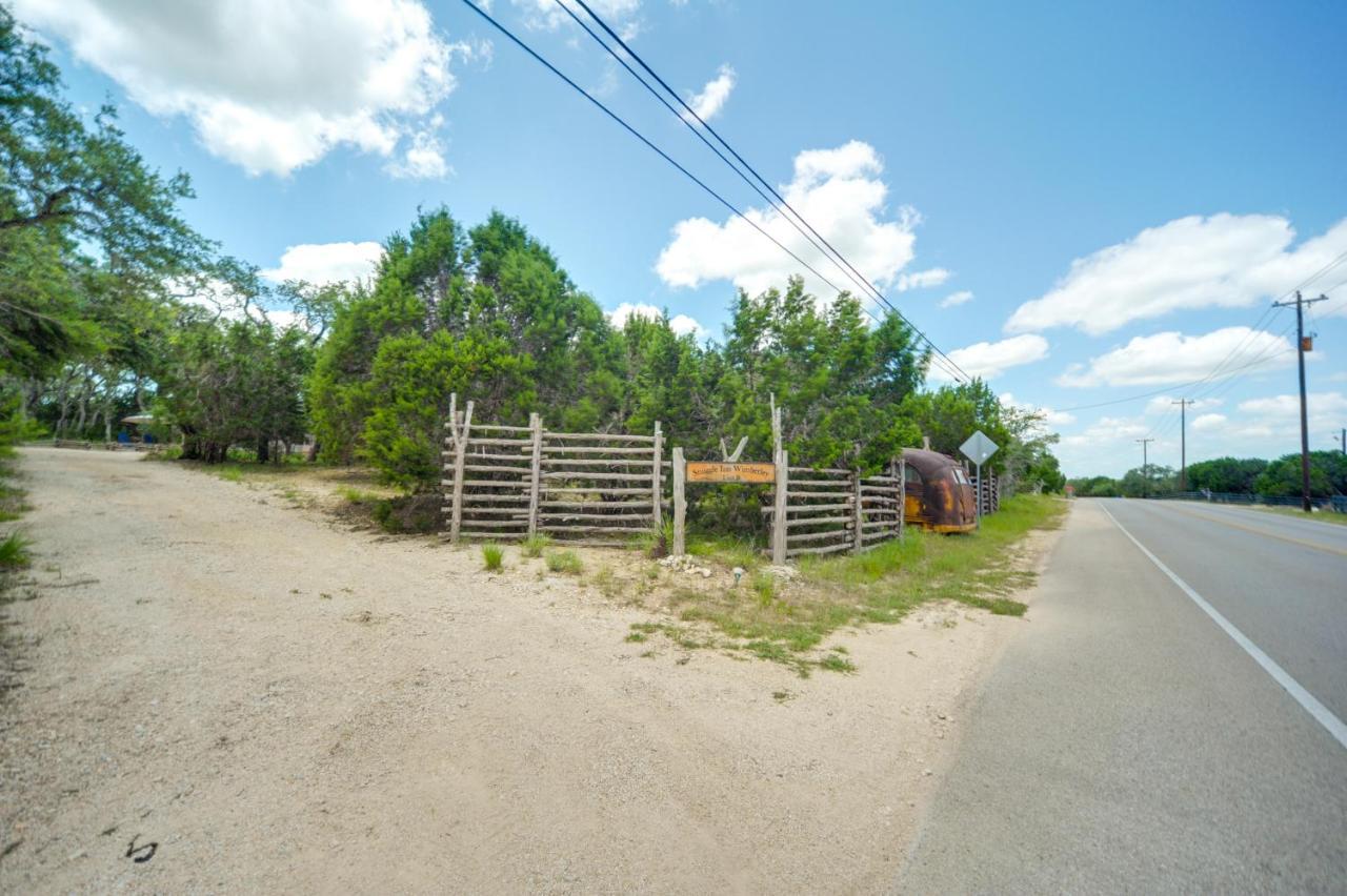Snuggle Inn Wimberley Cabin With Fire Pit And Deck Bagian luar foto