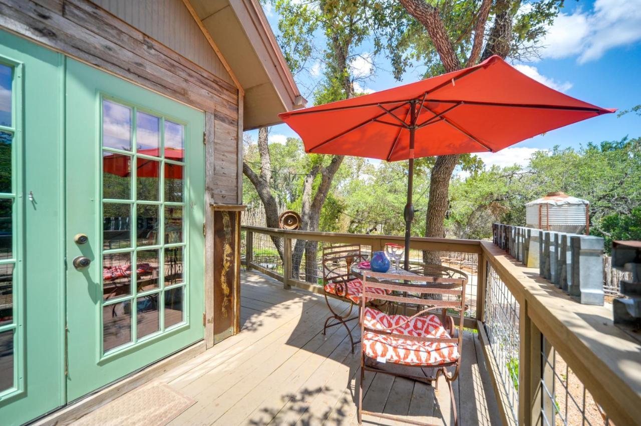 Snuggle Inn Wimberley Cabin With Fire Pit And Deck Bagian luar foto