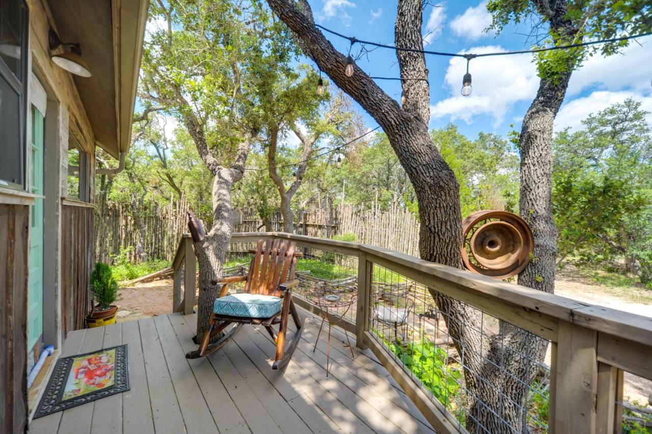 Snuggle Inn Wimberley Cabin With Fire Pit And Deck Bagian luar foto