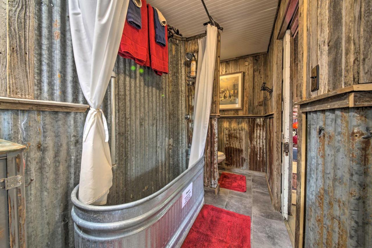 Snuggle Inn Wimberley Cabin With Fire Pit And Deck Bagian luar foto